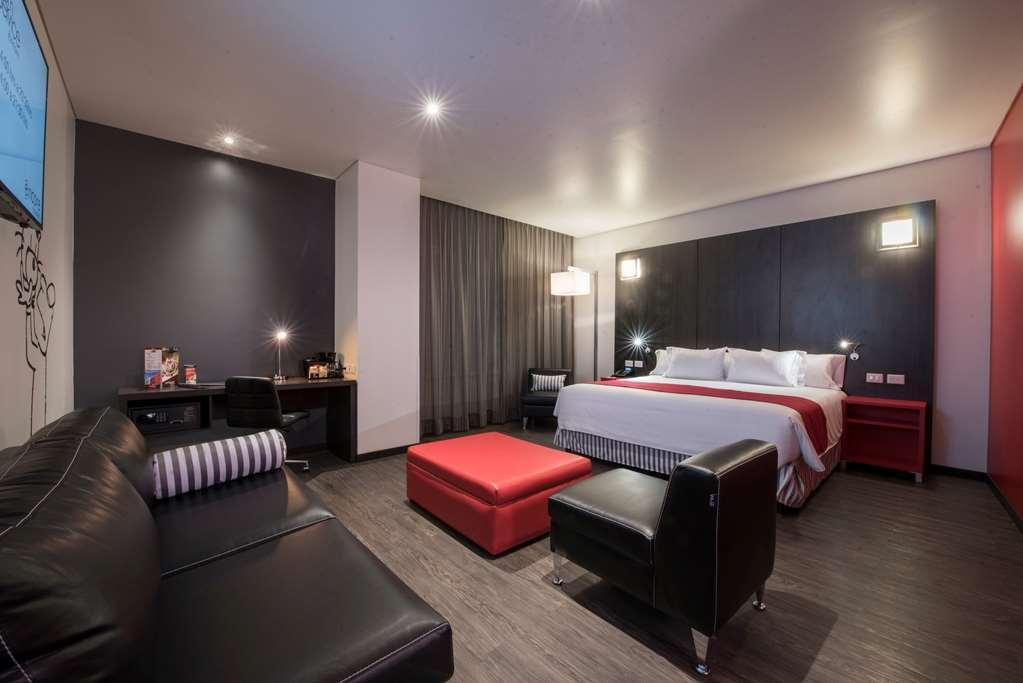 Ramada Encore San Luis Potosi Room photo